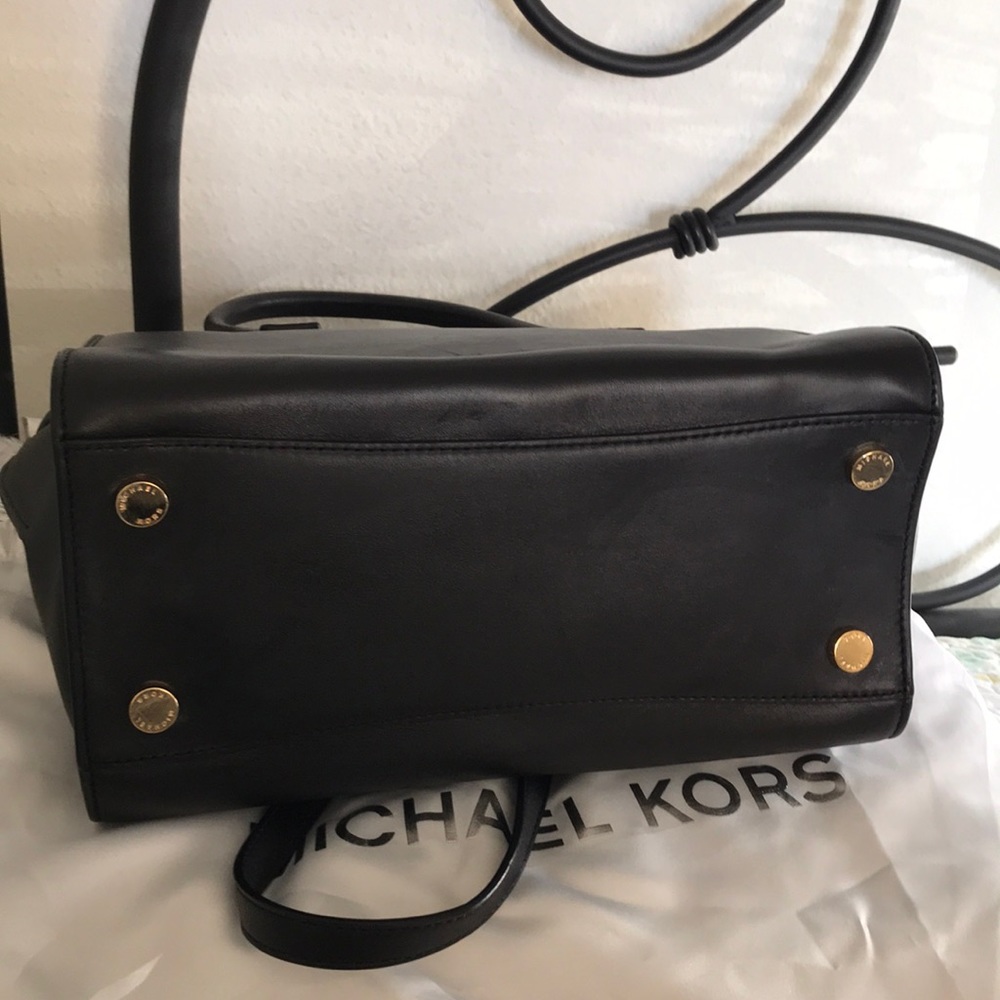 Black Michael Kors satchel with gold hardware - Picture 6 of 8
